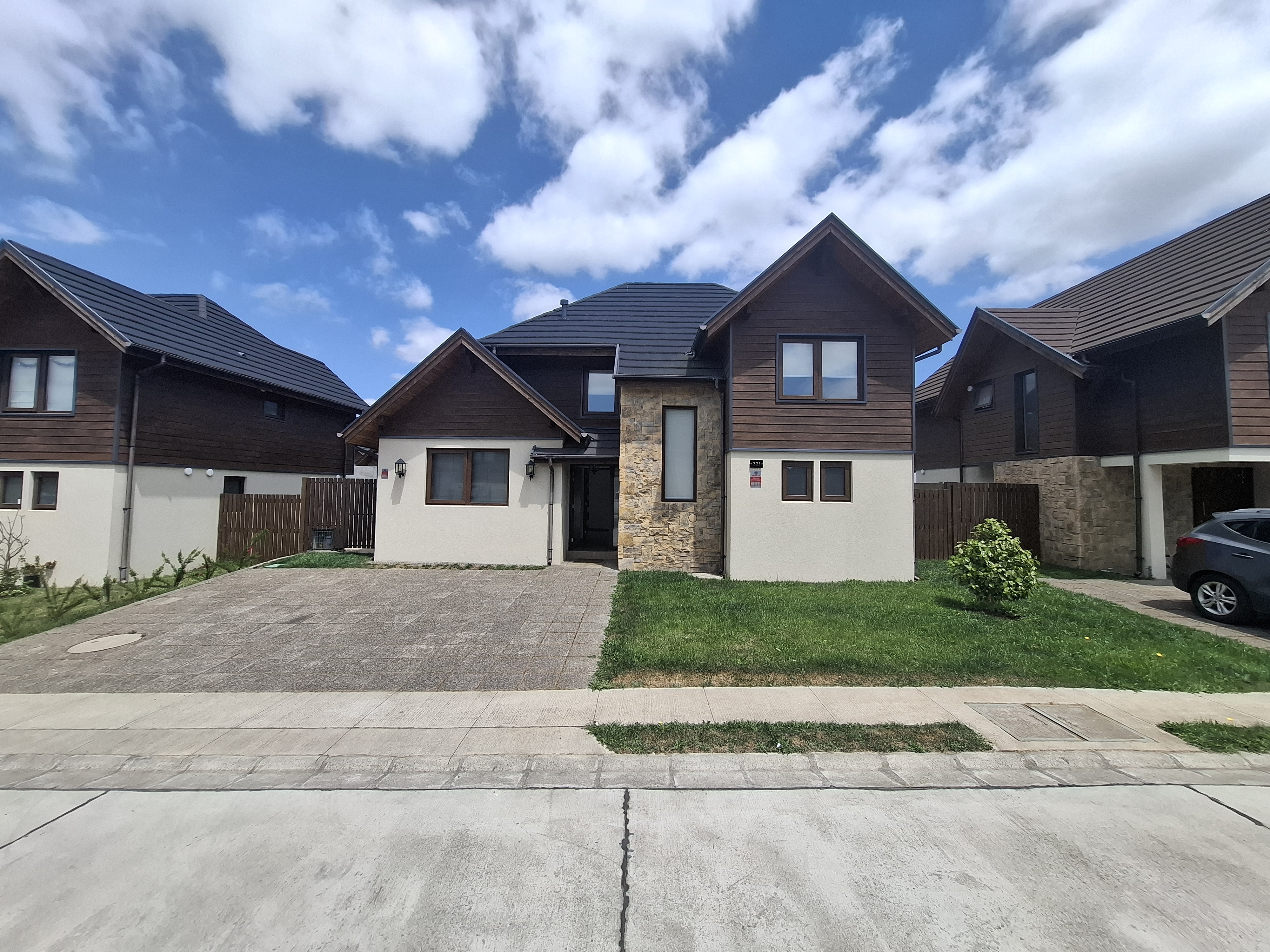 Arriendo Amplia casa Condominio Vista Golf salida Norte Temuco – 9670